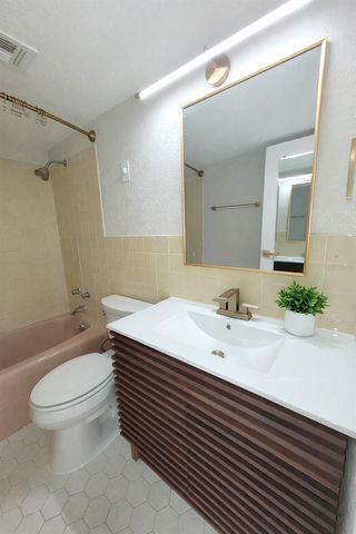 10355 PARADISE BOULEVARD 608, Treasure Island, FL 33706