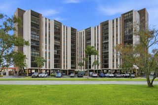 10355 PARADISE BOULEVARD 608, Treasure Island, FL 33706