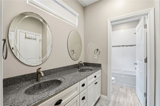 1802 Chapel Woods Drive, Batavia, OH 45103