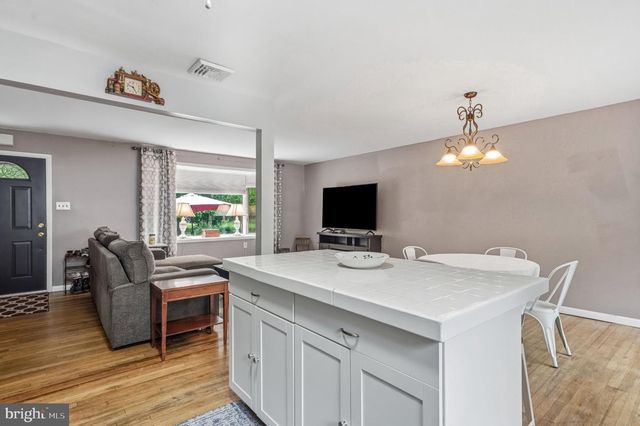 97 SKEET RD, Medford, NJ 08055