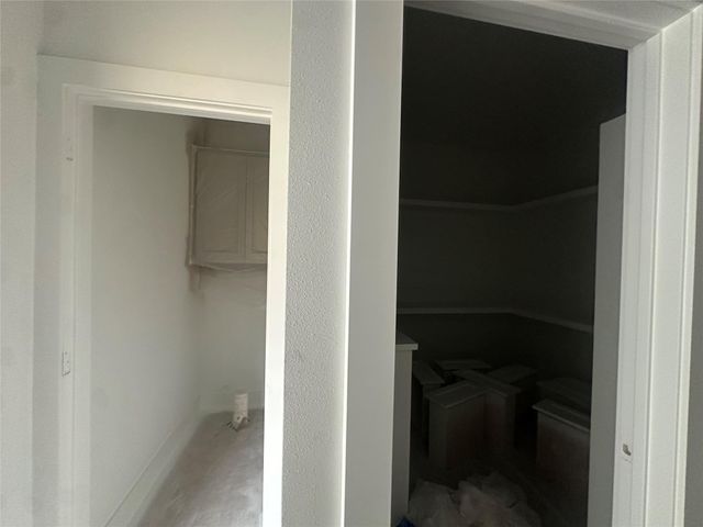 805 Lewis Street, Clute, TX 77531