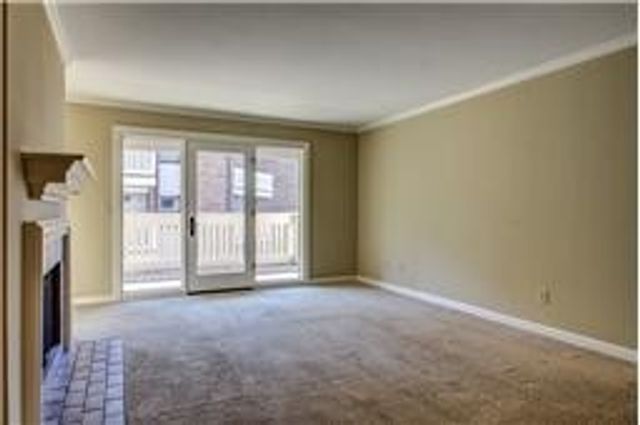 120 Hillsboro Pl, Nashville, TN 37215