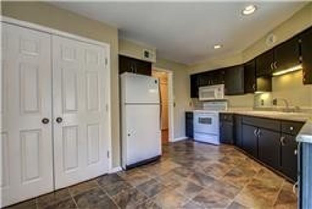120 Hillsboro Pl, Nashville, TN 37215