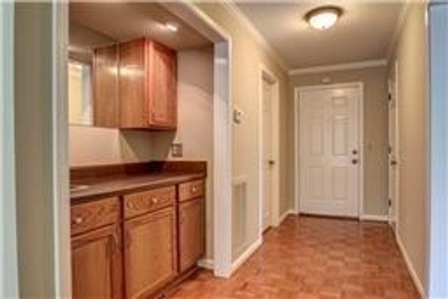 120 Hillsboro Pl, Nashville, TN 37215