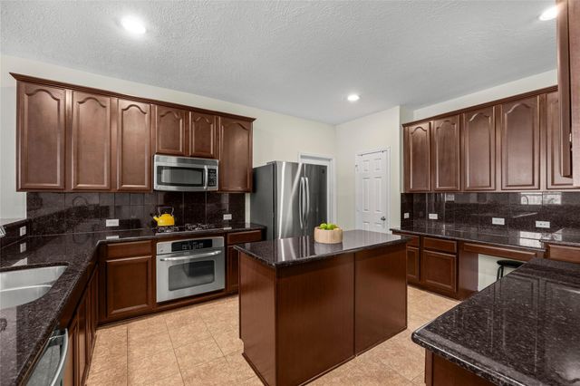 12706 Timber Dove Lane, Tomball, TX 77377