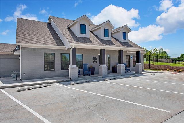 12724 NW 2nd Street, Yukon, OK 73099