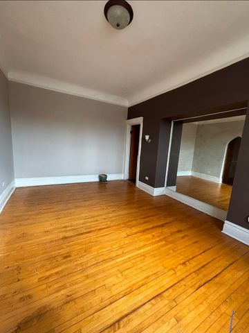 419 E 46th Street, Chicago, IL 60653