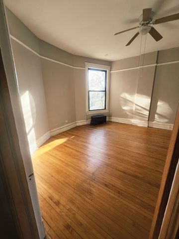 419 E 46th Street, Chicago, IL 60653