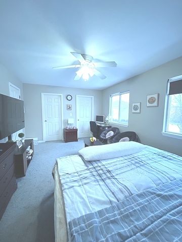 43 Augusta Drive, Streamwood, IL 60107