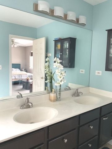 43 Augusta Drive, Streamwood, IL 60107