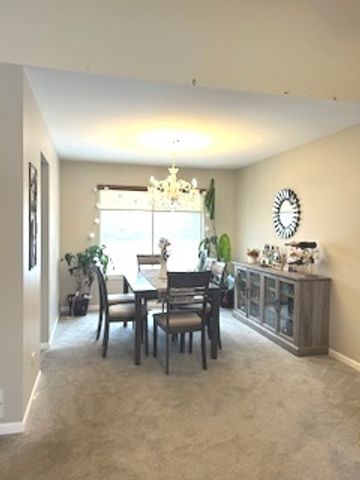 43 Augusta Drive, Streamwood, IL 60107