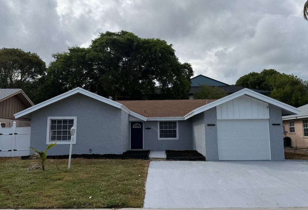1312 SW 75th Ave, North Lauderdale, FL 33068