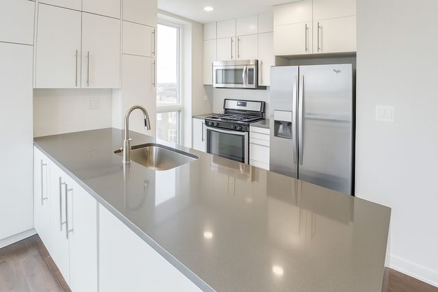 3301 N Sheffield Avenue 402, Chicago, IL 60657