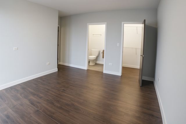 3301 N Sheffield Avenue 402, Chicago, IL 60657