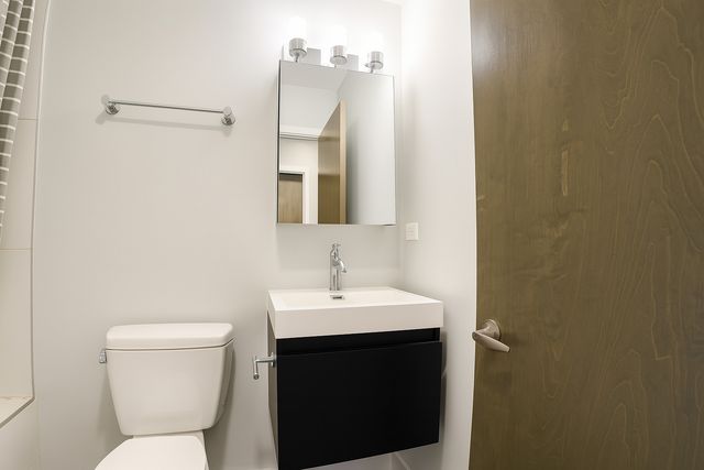 3301 N Sheffield Avenue 402, Chicago, IL 60657