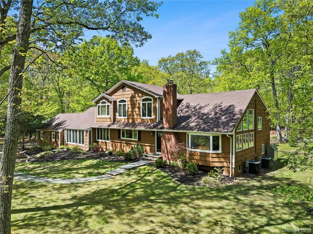 3 Pheasant Lane, Lloyd Neck, NY 11743