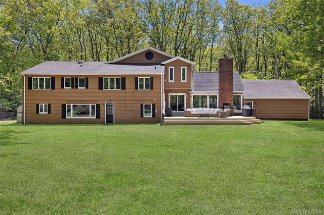 3 Pheasant Lane, Lloyd Neck, NY 11743