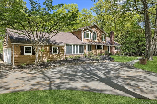 3 Pheasant Lane, Lloyd Neck, NY 11743