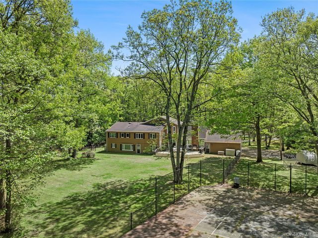 3 Pheasant Lane, Lloyd Neck, NY 11743