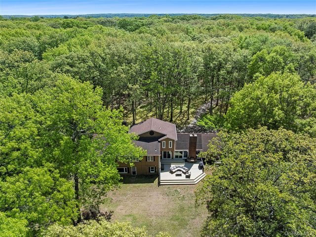 3 Pheasant Lane, Lloyd Neck, NY 11743