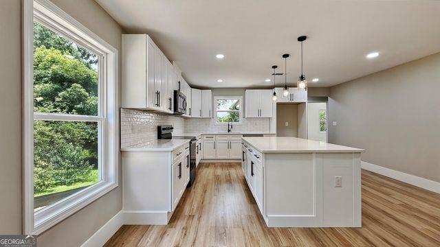 10 Roseway Circle NE, Rome, GA 30161