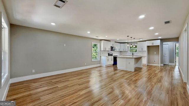 10 Roseway Circle NE, Rome, GA 30161