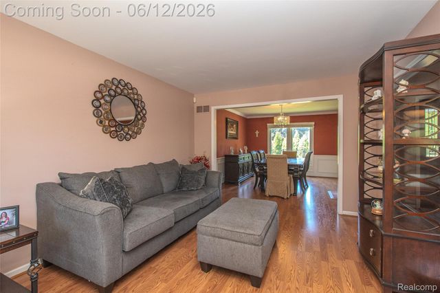 20491 Windemere Drive, Macomb Township, MI 48044