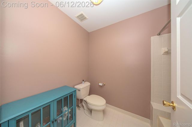 20491 Windemere Drive, Macomb Township, MI 48044