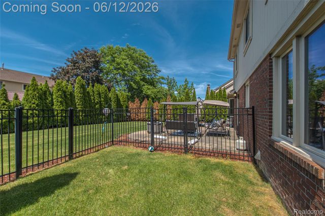 20491 Windemere Drive, Macomb Township, MI 48044