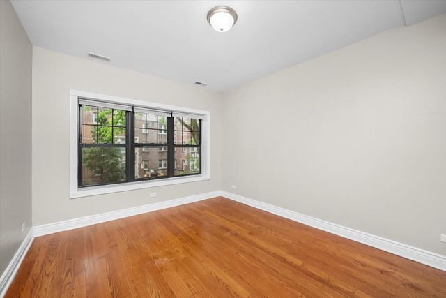 6300 N Rockwell Street B2, Chicago, IL 60659