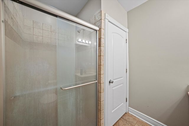 6300 N Rockwell Street B2, Chicago, IL 60659