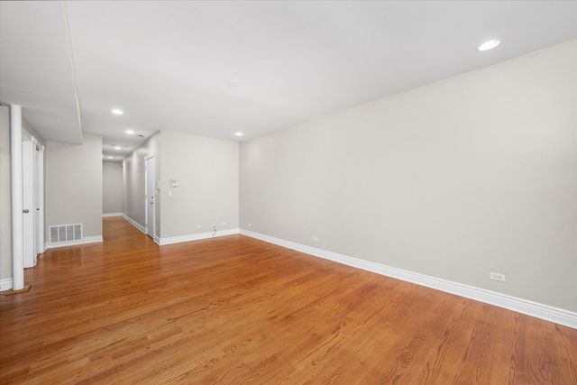 6300 N Rockwell Street B2, Chicago, IL 60659