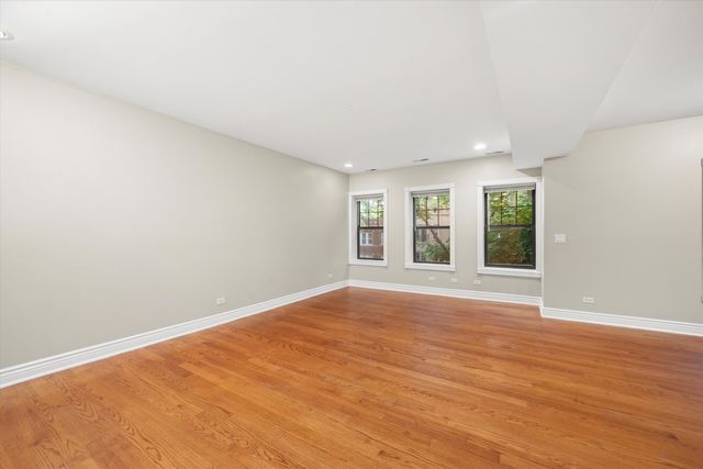 6300 N Rockwell Street B2, Chicago, IL 60659