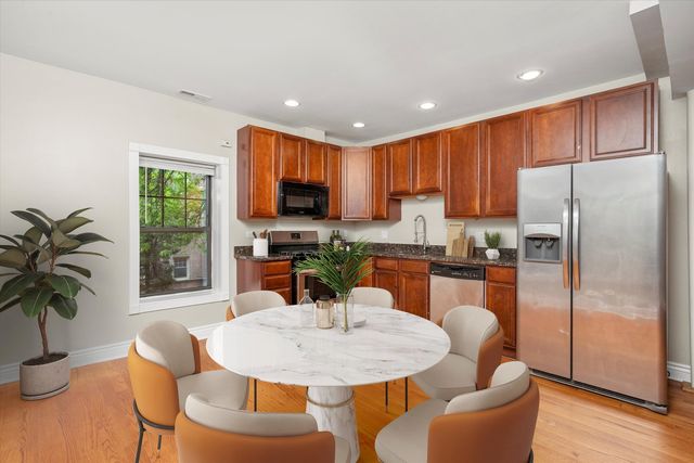 6300 N Rockwell Street B2, Chicago, IL 60659
