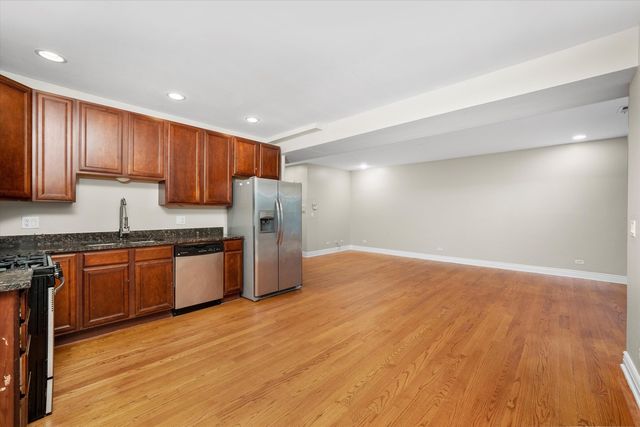 6300 N Rockwell Street B2, Chicago, IL 60659