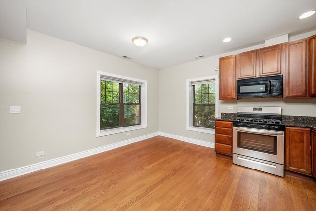 6300 N Rockwell Street B2, Chicago, IL 60659