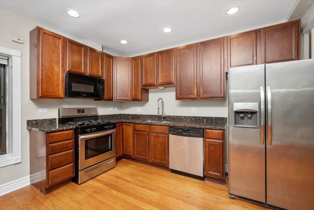 6300 N Rockwell Street B2, Chicago, IL 60659