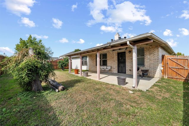 2023 Cap Rock Lane, Grand Prairie, TX 75052