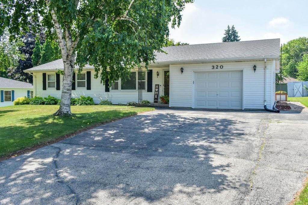 320 Rosemary Court, Jefferson, WI 53549
