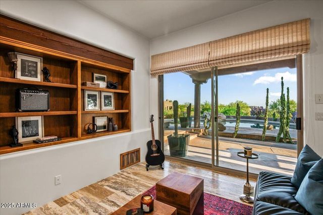 10712 E PROSPECT POINT Drive, Scottsdale, AZ 85262