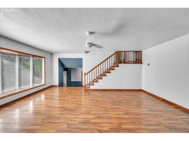 7650 OLD PACIFIC Hwy N, Castle Rock, WA 98611