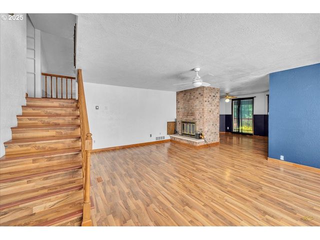 7650 OLD PACIFIC Hwy N, Castle Rock, WA 98611