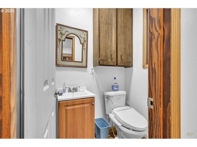 7650 OLD PACIFIC Hwy N, Castle Rock, WA 98611