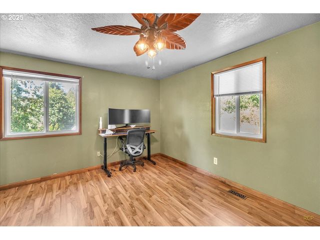 7650 OLD PACIFIC Hwy N, Castle Rock, WA 98611