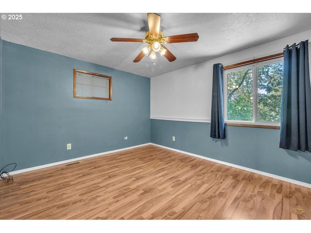 7650 OLD PACIFIC Hwy N, Castle Rock, WA 98611