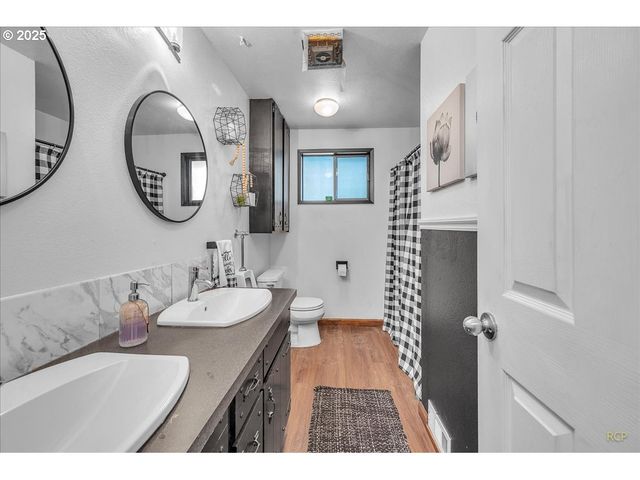 7650 OLD PACIFIC Hwy N, Castle Rock, WA 98611