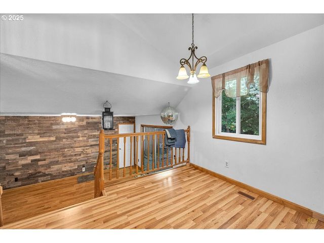 7650 OLD PACIFIC Hwy N, Castle Rock, WA 98611