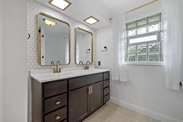4520 N 110th STREET, Wauwatosa, WI 53225