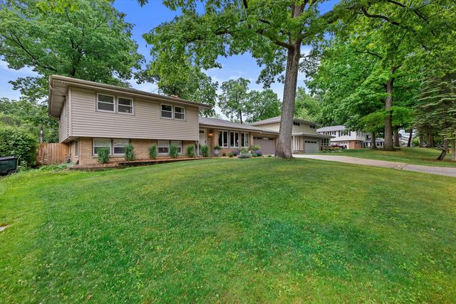 4520 N 110th STREET, Wauwatosa, WI 53225