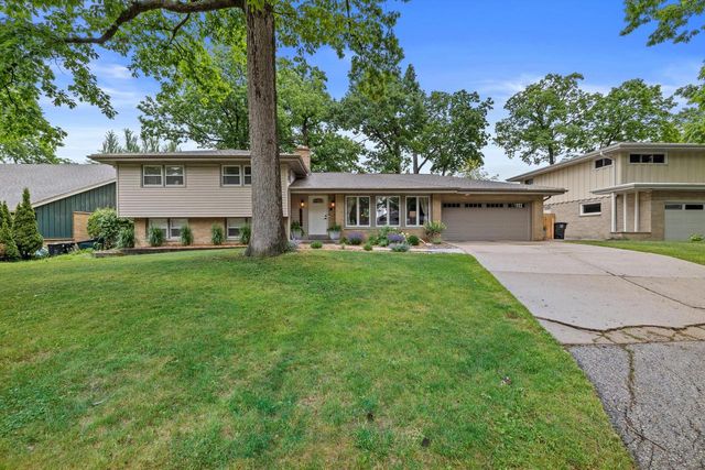 4520 N 110th STREET, Wauwatosa, WI 53225